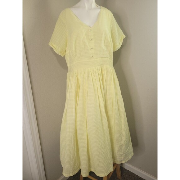 ModCloth Dresses & Skirts - ModCloth size 18 maxi long dress yellow lining faux button pleated smocked